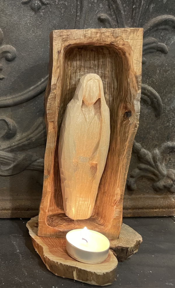 Vierge en chêne