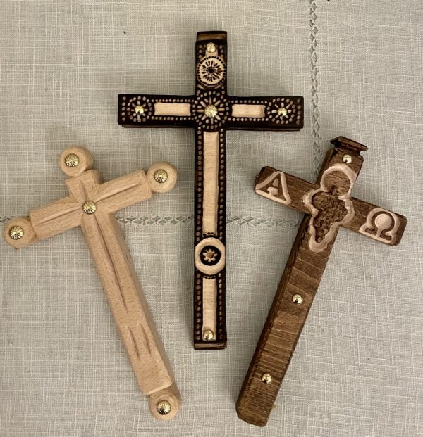 Croix sculptée