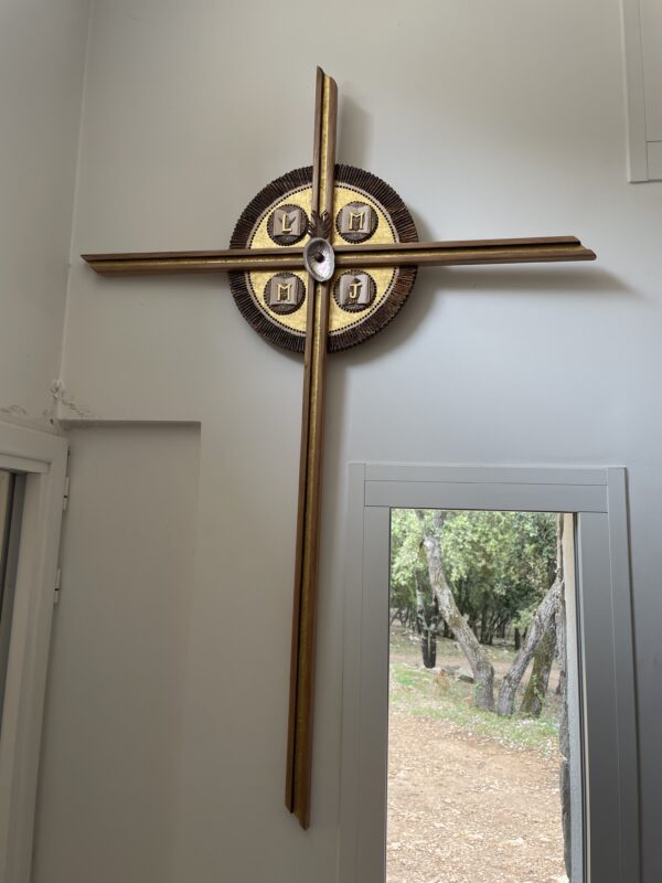 Grande croix aux quatre évangélistes et Sacré-Cœur – Image 2