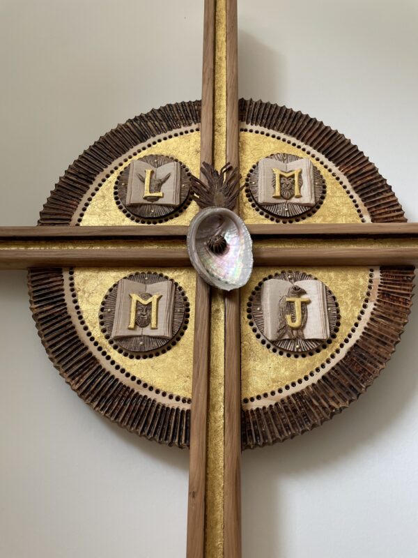 Grande croix aux quatre évangélistes et Sacré-Cœur